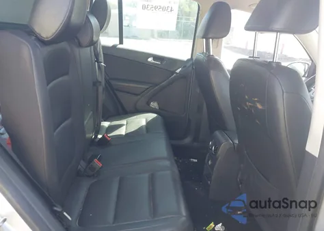 2012 Volkswagen Tiguan Le z USA, uszkodzony, nr VIN WVGAV7AX0CW560866